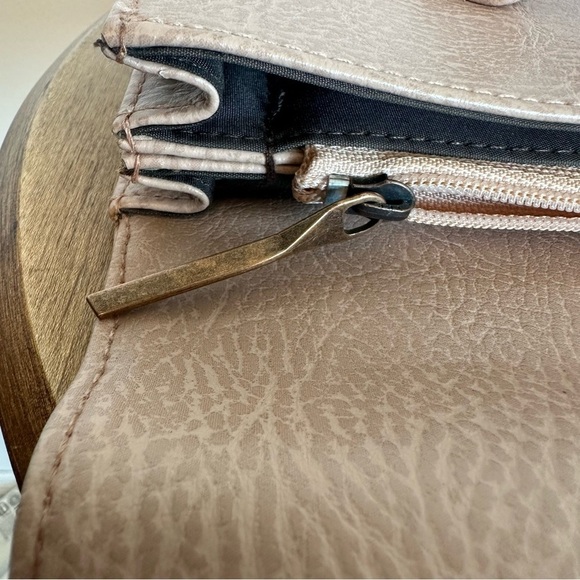 SOLD- MATT & Nat Vegan Abiko  Fold Over Clutch In The Colour Champagne Pink - Picture 14 of 16